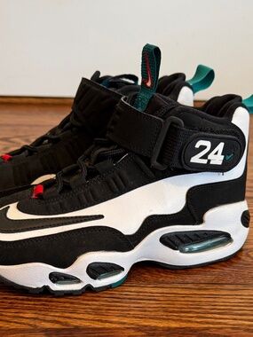 Nike Air Griffey Max 1 Freshwater GS Size 4.5Y (or Women's 6) Black White Teal